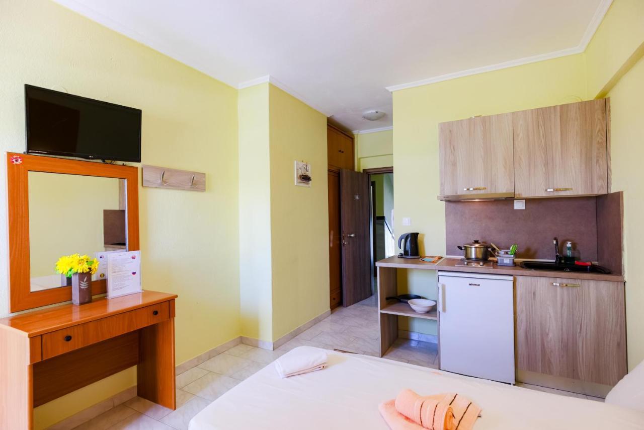 Dionisos Apartments Paralia Dionysiou Esterno foto