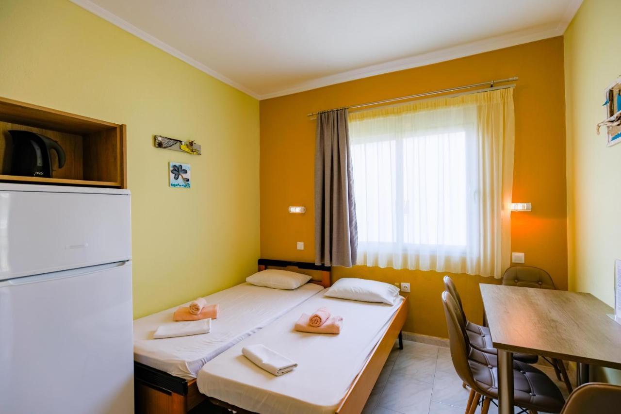 Dionisos Apartments Paralia Dionysiou Esterno foto